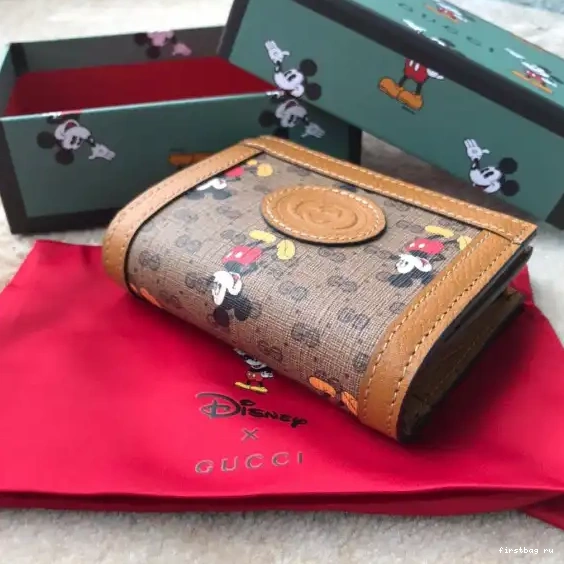 First bag ru GG Card Disney Gucci Holder x 0603